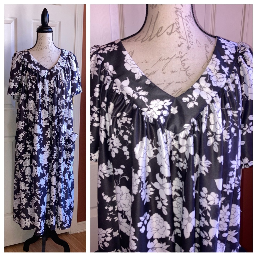 Vintage Deadstock Dark Floral Volup Plus Size Mumu House Dress Black White 4X
